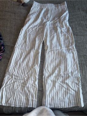 Abercrombie & Fitch White Wide-Leg Pants with Navy Stripes